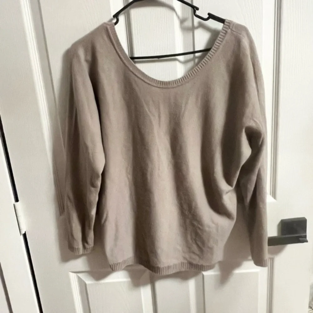 VINCE cashmere sweater